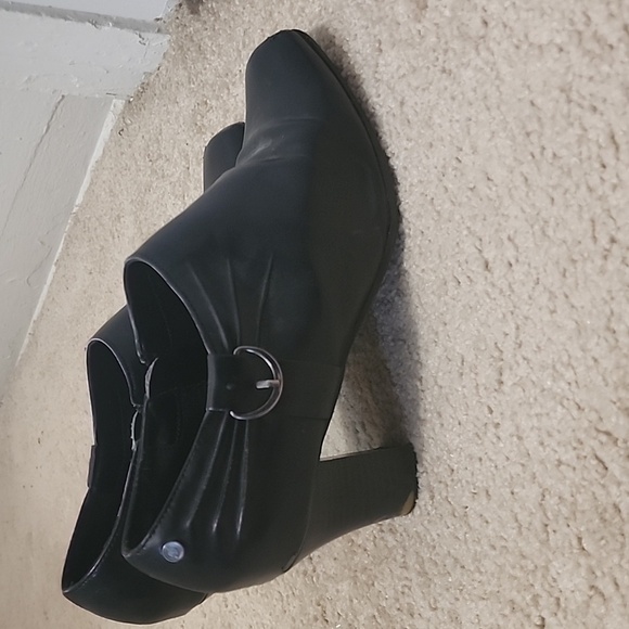 black ankle bootie heels 9.5 - Picture 3 of 5